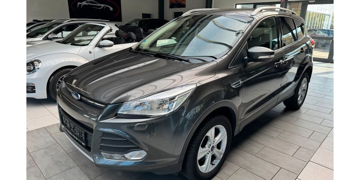 Ford Kuga 159.000 km 8.900 &euro; Detmold 32758