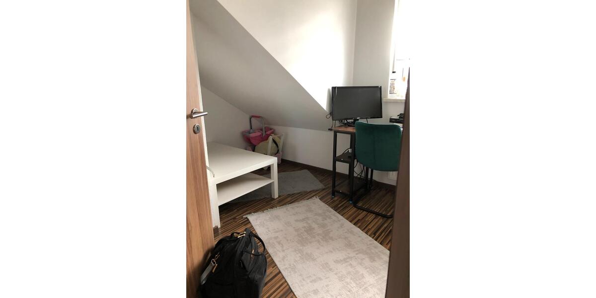Dachgeschoßwohnung Alsdorf - 3 Zimmer, 75 m&sup2;, 750&euro; | Angebot:26672041