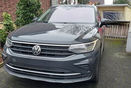VW Tiguan 77.000 km 21.800 &euro; Leverkusen 51371