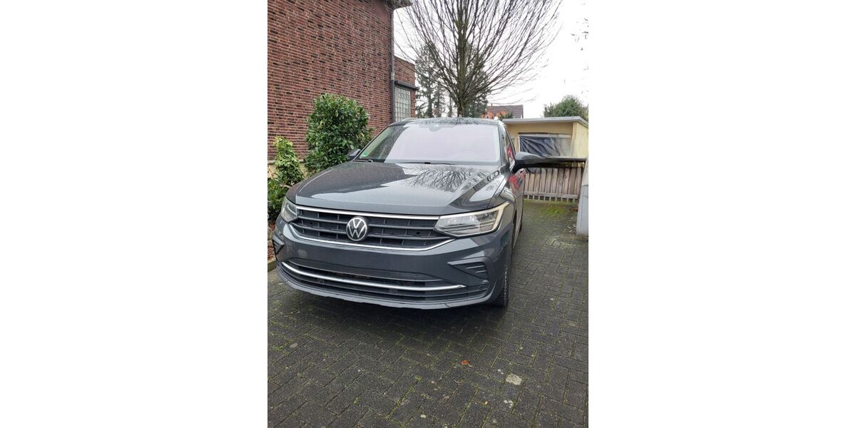 VW Tiguan 77.000 km 21.800 &euro; Leverkusen 51371