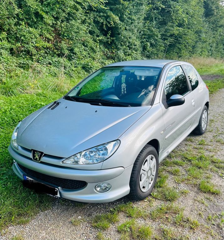 Peugeot 206 187.200 km 2.490 € Freiburg 79104