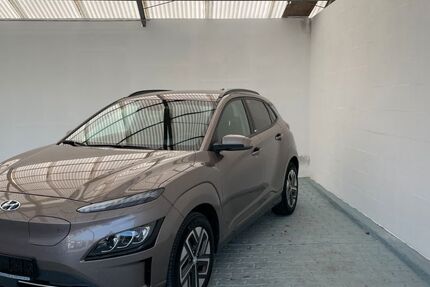 Hyundai KONA 24.978 km 21.600 € Magdeburg 39116