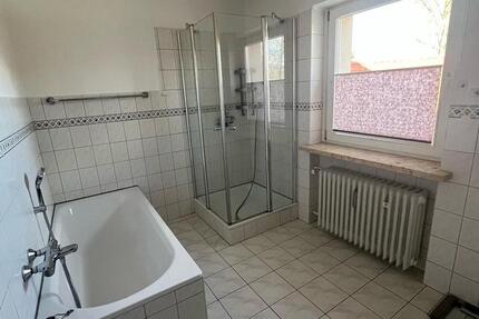 Wohnung Zierenberg - 6 Zimmer, 184 m&sup2;, 1.200&euro; | Angebot:26408662