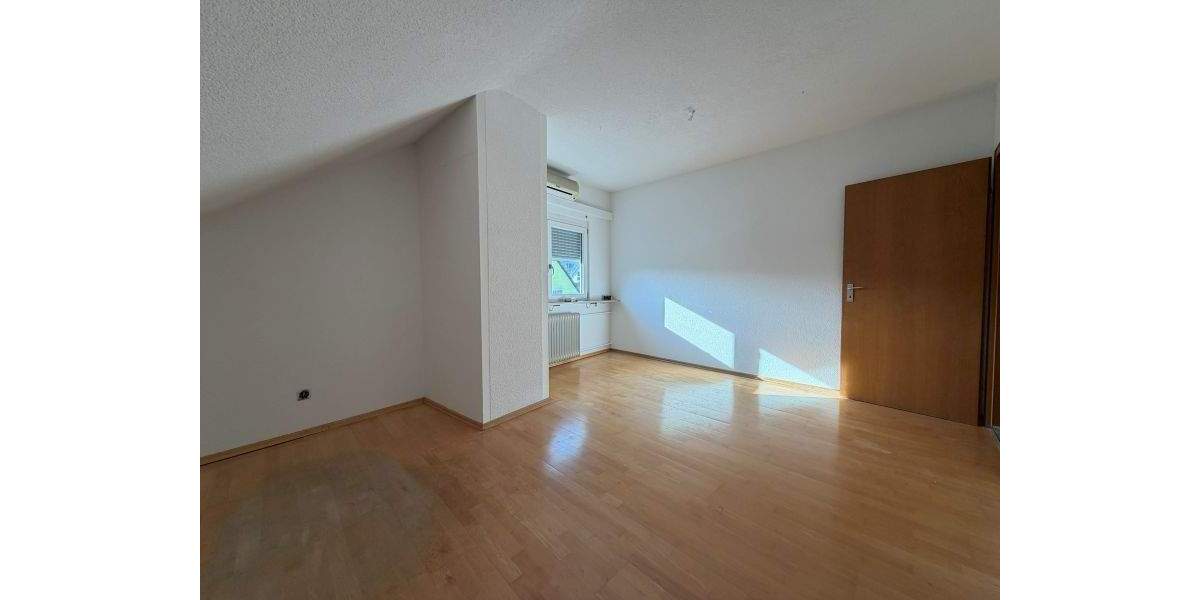 Etagenwohnung Wannweil - 4 Zimmer, 108 m&sup2;, 1.100&euro; | Angebot:24843858