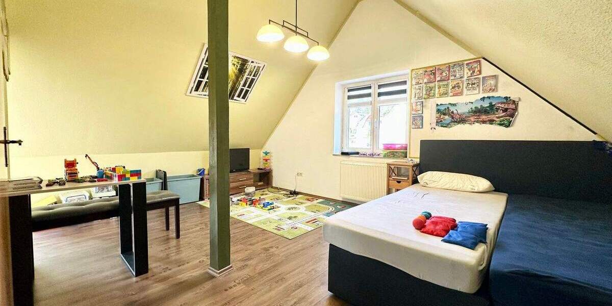 Doppelhaushälfte Freital - 6 Zimmer, 167 m&sup2;, 450.000&euro; | Angebot:25476510