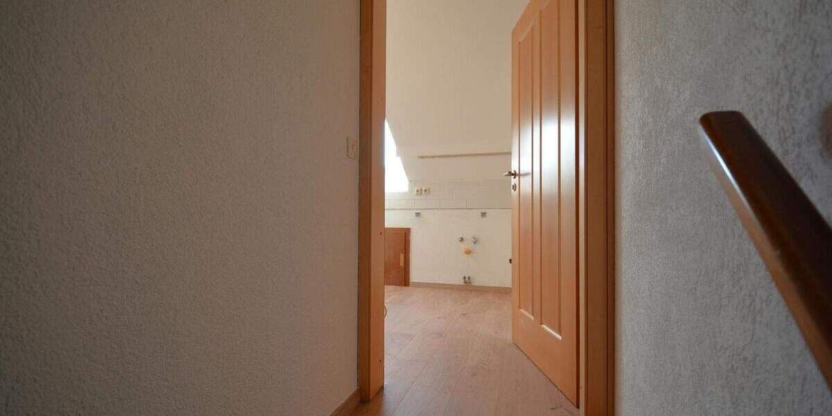 Ruhig gelegenes Wohnhaus mit Balkon, Terrasse, Garage, Carport und Aussicht in Gerolstein-Müllenborn 5 zimmer