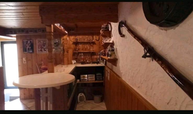 Mehrfamilienhaus, Wohnhaus Schiffweiler - 9 Zimmer, 300 m&sup2;, 228.000&euro; | Angebot:27120412