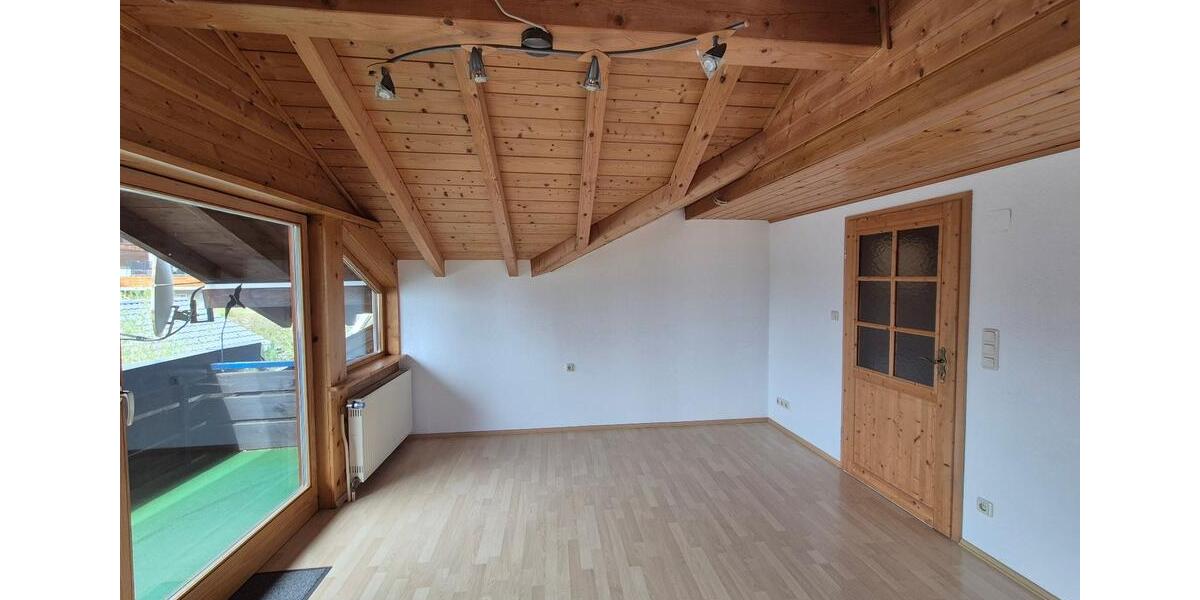 Dachgeschoßwohnung Sonthofen - 3 Zimmer, 85 m&sup2;, 975&euro; | Angebot:26261876