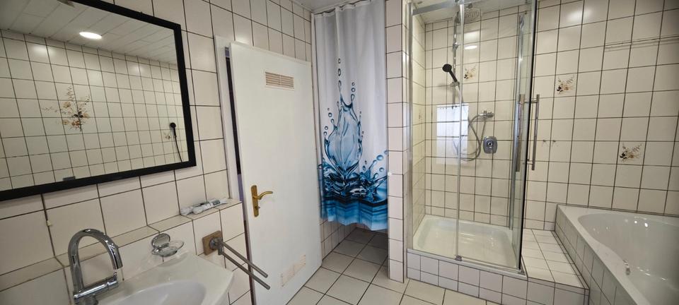 Etagenwohnung Viernheim - 2 Zimmer, 75 m&sup2;, 950&euro; | Angebot:26402928