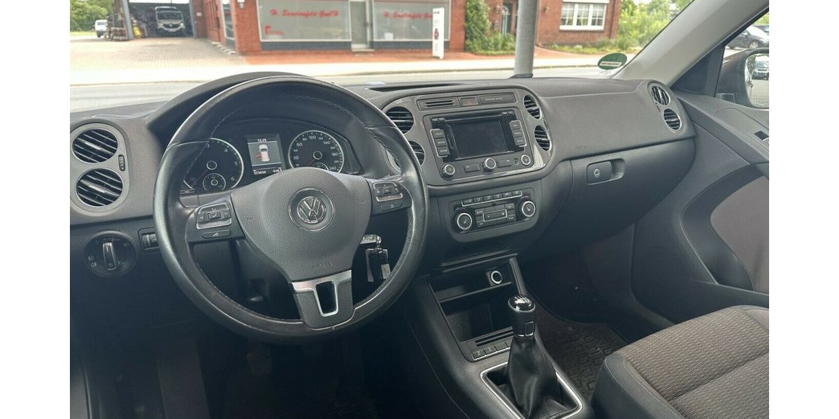 VW Tiguan 2,0 TDi +AHK schwenkbar+Sitzheizung+Parktro 113.500 km 8.990 &euro; Jaderberg 26349