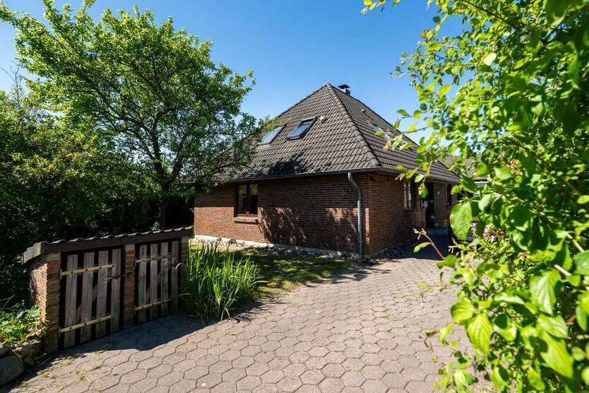 Haus zum Kaufen in Flensburg Nordstadt 375.000 € 125.99 m²