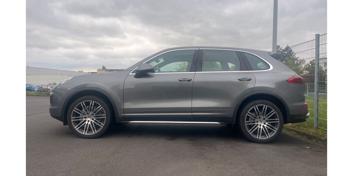 Porsche Cayenne 159.866 km 30.000 &euro; Kassel 34130