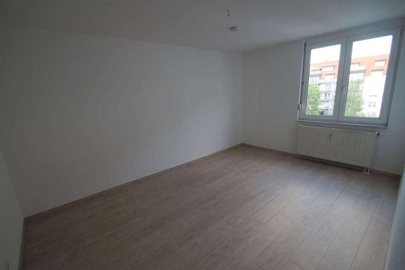 Moderne 3-Zimmer-Wohnung mit Aufzug, Balkon und kleiner Küche in ruhiger Lage 3 zimmer