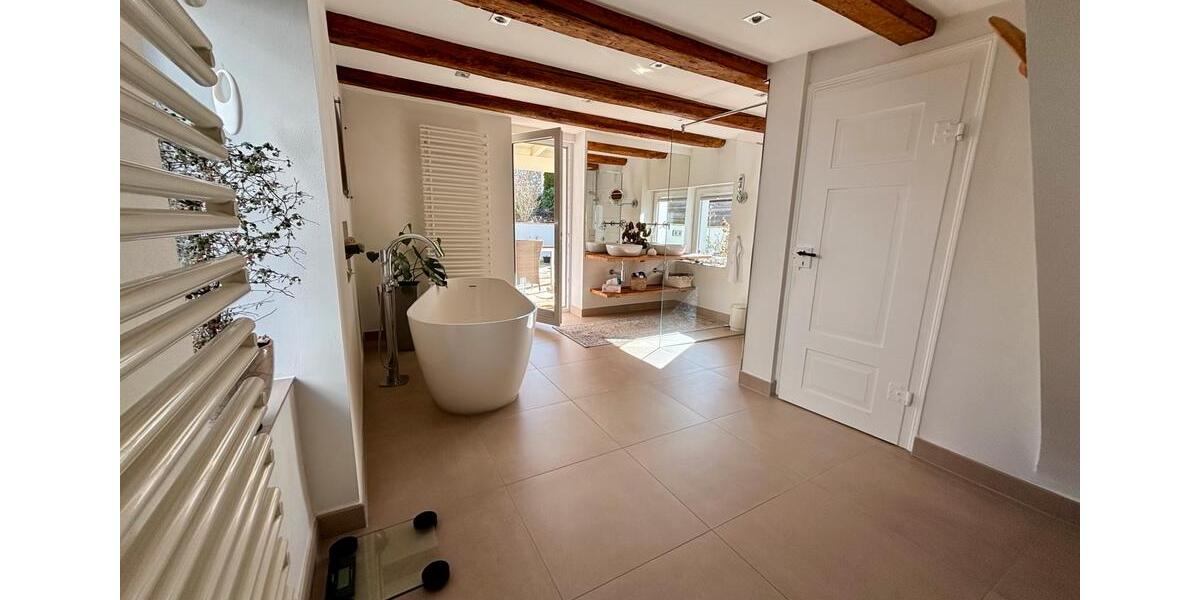 Doppelhaushälfte Neuhausen auf den Fildern - 4.5 Zimmer, 151 m&sup2;, 2.250&euro; | Angebot:25179731