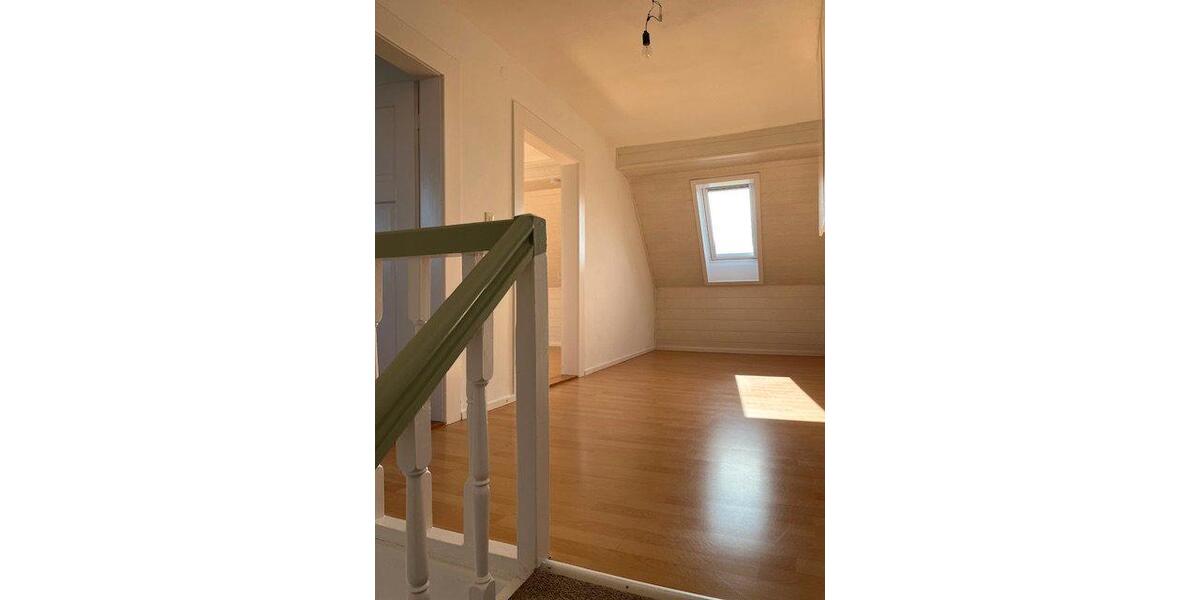Einfamilienhaus Gunzenhausen - 6 Zimmer, 240 m&sup2;, 1.450&euro; | Angebot:26272535