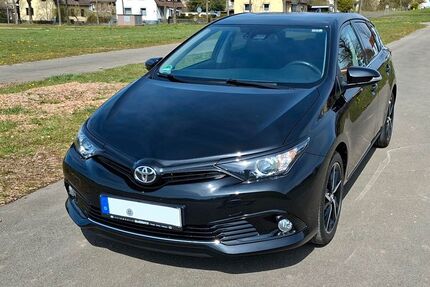 Toyota Auris 36.000 km 17.500 &euro; Bad Arolsen 34454