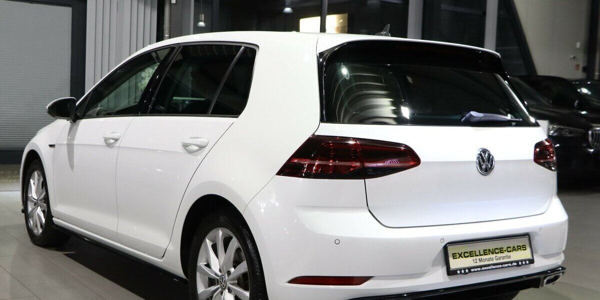 VW Golf VII 1.5 TSI HIGHLINE R-LINE SPORT BLACK LED 192.000 km 11.777 &euro; Hamm 59077