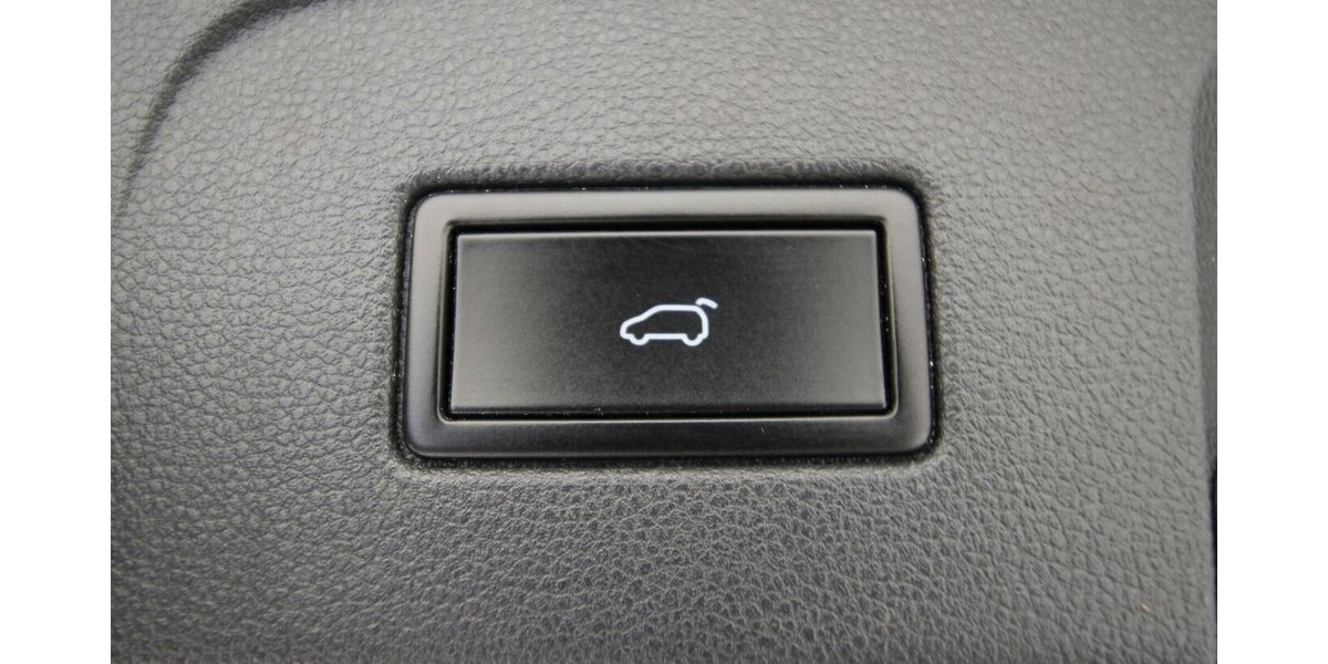 VW Touran 1.6 TDI BMT 7-DSG Comfortline NAVI+ACC 151.032 km 14.900 &euro; Hagenow 19230