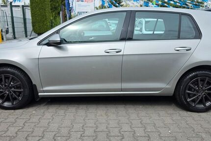 VW Golf 106.305 km 12.690 &euro; Königs Wusterhausen - OT Niederlehme 15713