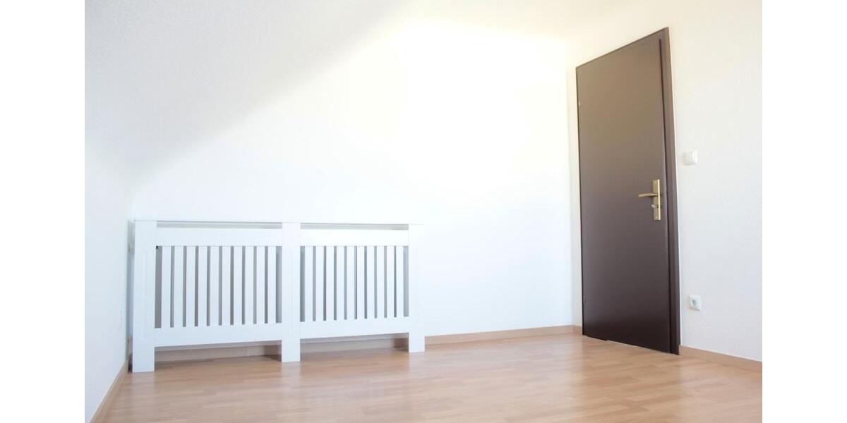 Dachgeschoßwohnung Püttlingen - 3 Zimmer, 106 m&sup2;, 780&euro; | Angebot:26398249
