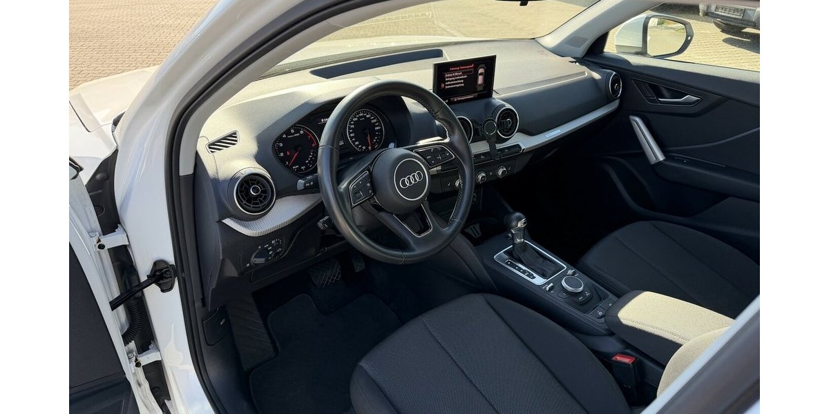 Audi Q2 35 TFSI S-Tronic / Sitzheizung / AKH 77.000 km 19.990 &euro; Donauwörth 86609