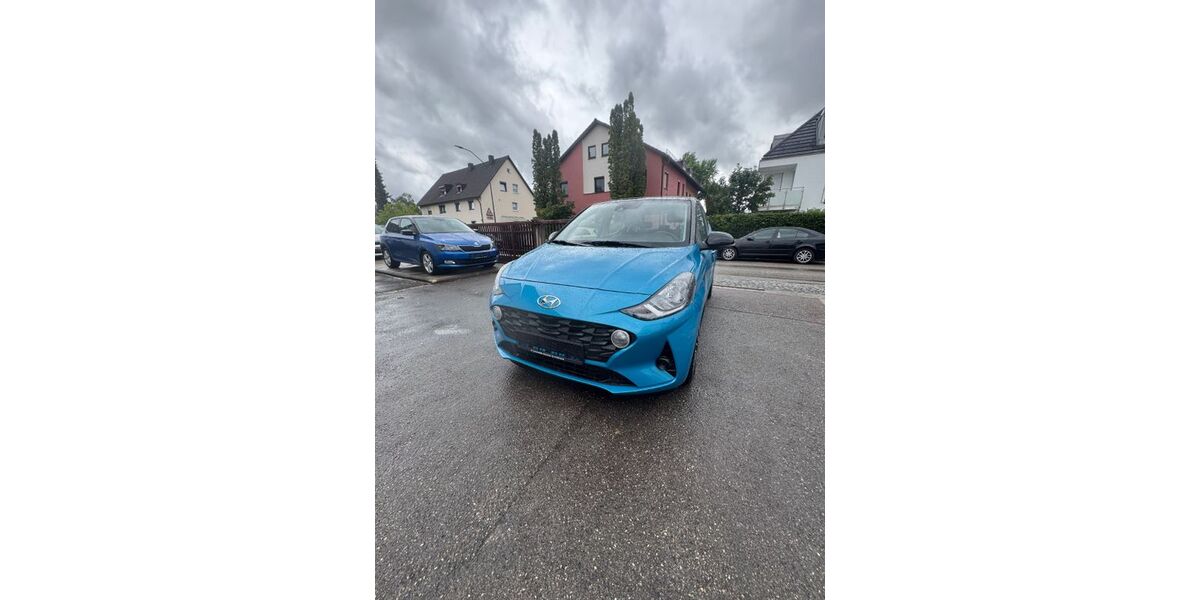 Hyundai i10 6.900 km 13.799 &euro; München 80999