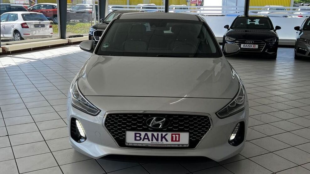 i30