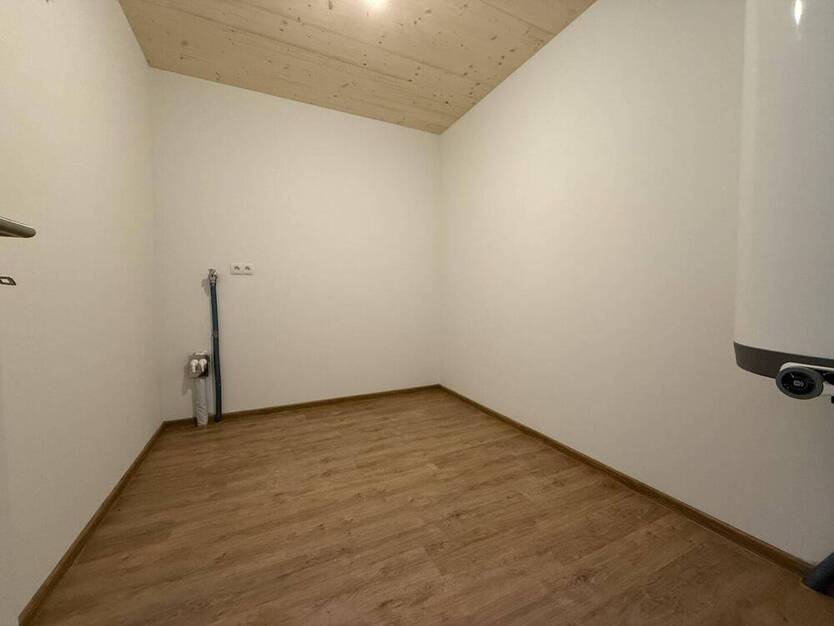 Modernes Wohnen im nachhaltigen Holz-Hybrid-Haus