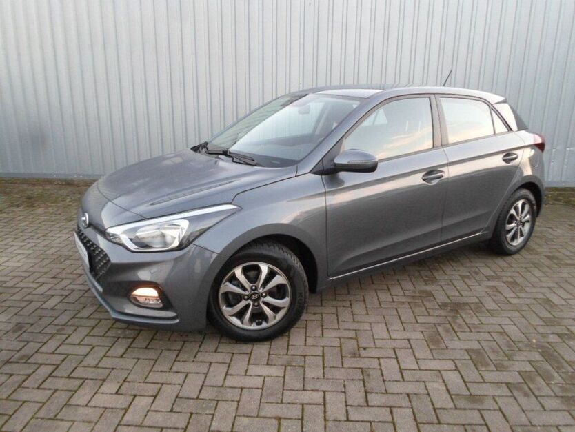 i20