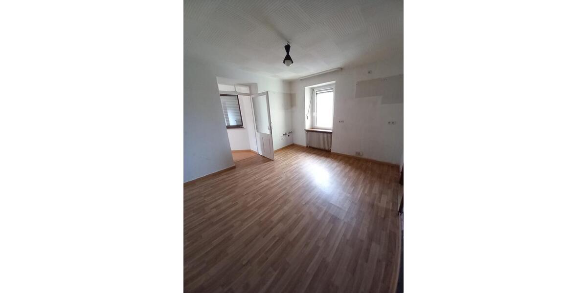Erdgeschoßwohnung Neunkirchen Heinitz - 3 Zimmer, 80 m&sup2;, 600&euro; | Angebot:26411112