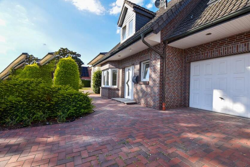 Großzügige Doppelhaushälfte mit Garage in ruhiger Lage in der Stadt Friesoythe zimmer