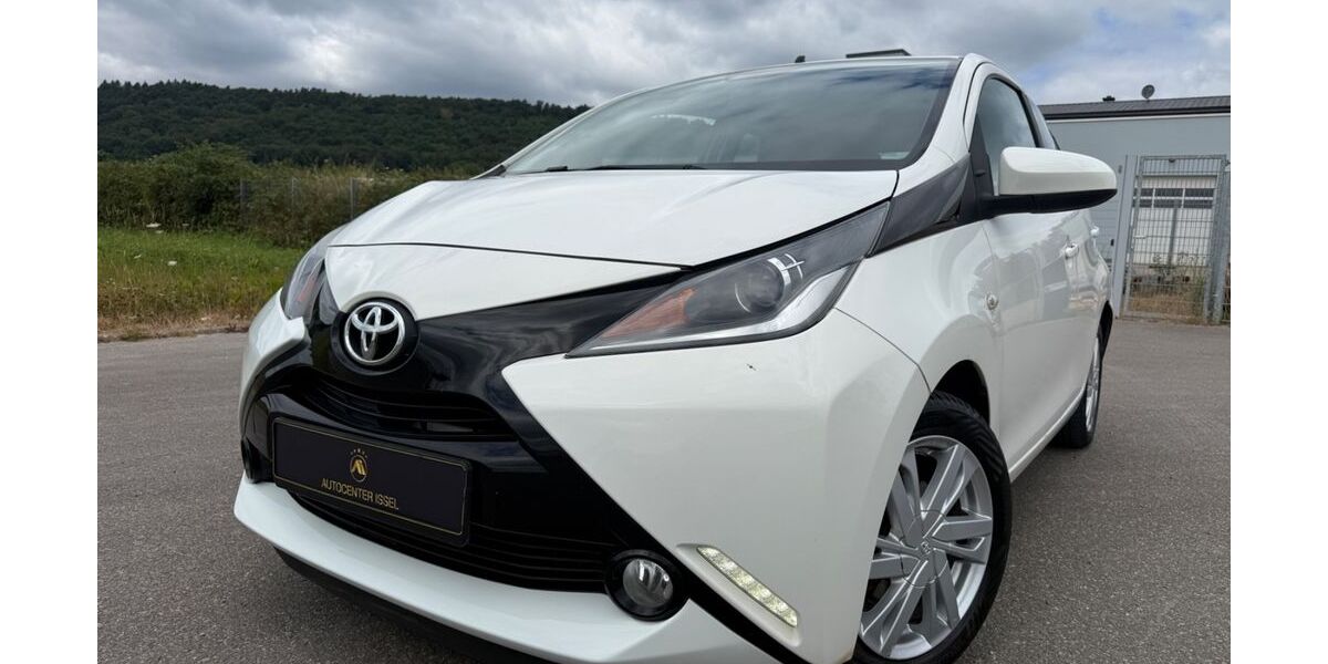 Toyota Aygo (X) 73.206 km 9.990 &euro; Schweich-Issel 54338