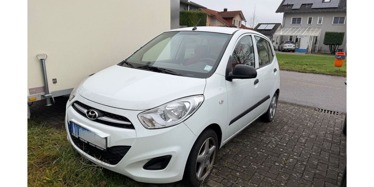 Hyundai i10 11.000 km 4.999 &euro; Oberhausen-Rheinhausen 68794