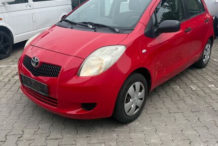 Toyota Yaris 138.355 km 1.999 &euro; München 81243