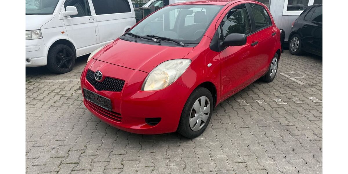 Toyota Yaris 138.355 km 1.999 &euro; München 81243