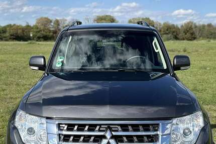 Mitsubishi Pajero 227.000 km 31.000 &euro; Düsseldorf, Stadt 40549