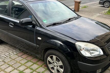 Kia Rio 246.000 km 1.700 € Dresden 01139