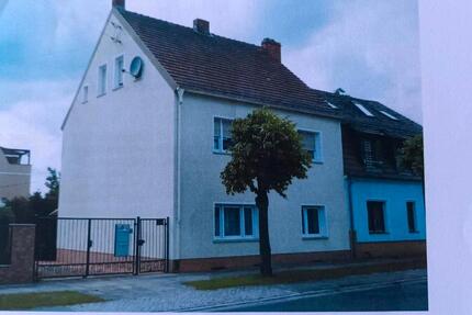 Haus Finsterwalde - 10 Zimmer, 150 m&sup2;, 124.000&euro; | Angebot:26180245