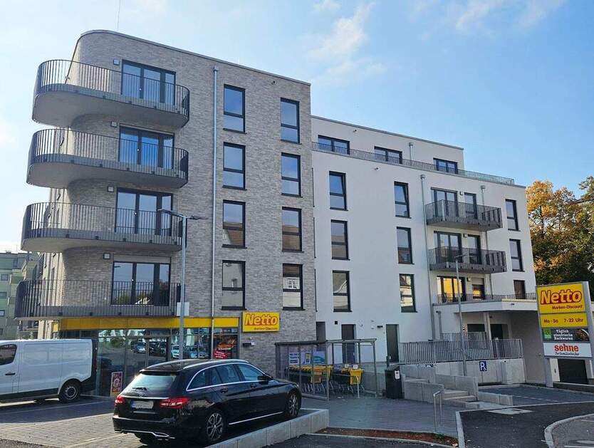 Moderner Wohnkomfort - viel Platz + Freiraum! 5 Zimmer + Süd-Balkon, Einbauküche, 2 Bäder, Aufzug 5 zimmer