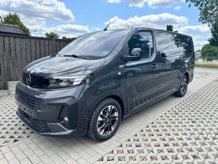Zafira Life