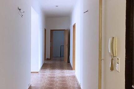 4-5 Zimmer im Maisonettestil. Ganz individuell mit 2,5 Bädern und kleiner Terrasse im 