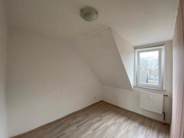 Dachgeschoßwohnung Steinheim - 2 Zimmer, 35 m&sup2;, 240&euro; | Angebot:26285673