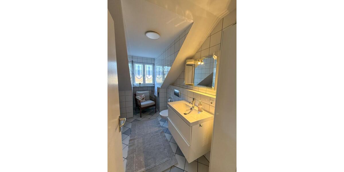 Dachgeschoßwohnung Erding - 3 Zimmer, 68 m&sup2;, 1.400&euro; | Angebot:24829077