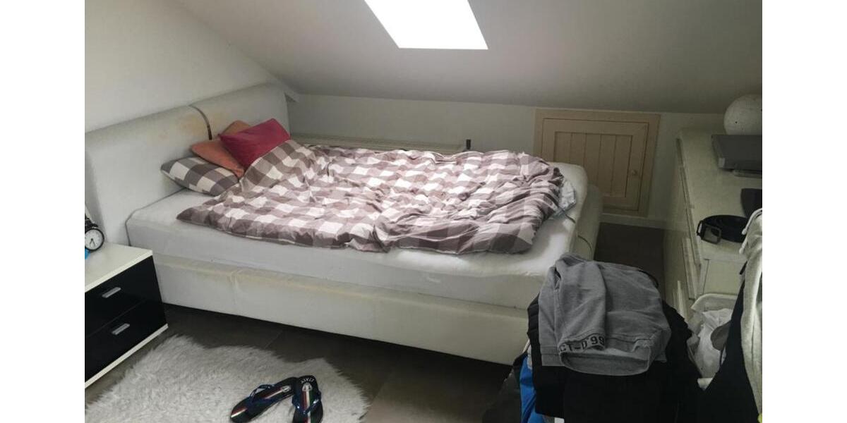 Sonnige zwei Zimmer Dachgeschoßwohnung 2 zimmer