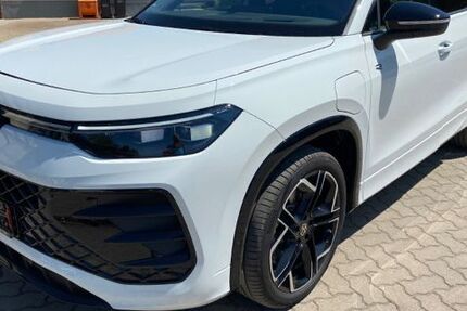 VW Tayron 2.807 km 61.990 &euro; Glauzig 06369
