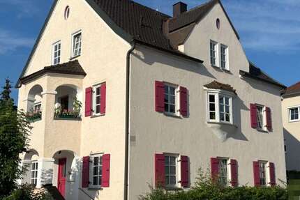 Haus zum Kaufen in Ergoldsbach 520.000 € 220 m² 9 zimmer