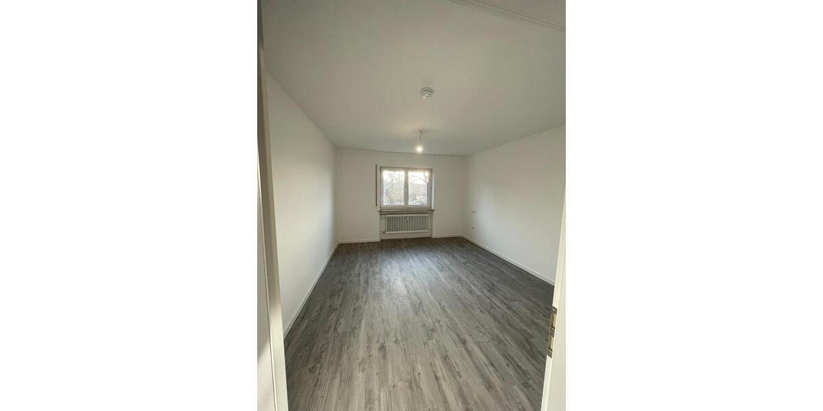 Etagenwohnung Cadolzburg - 3 Zimmer, 72 m&sup2;, 995&euro; | Angebot:26232090