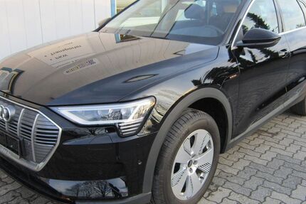 Audi e-tron 29.900 km 26.290 &euro; Beckum 59269