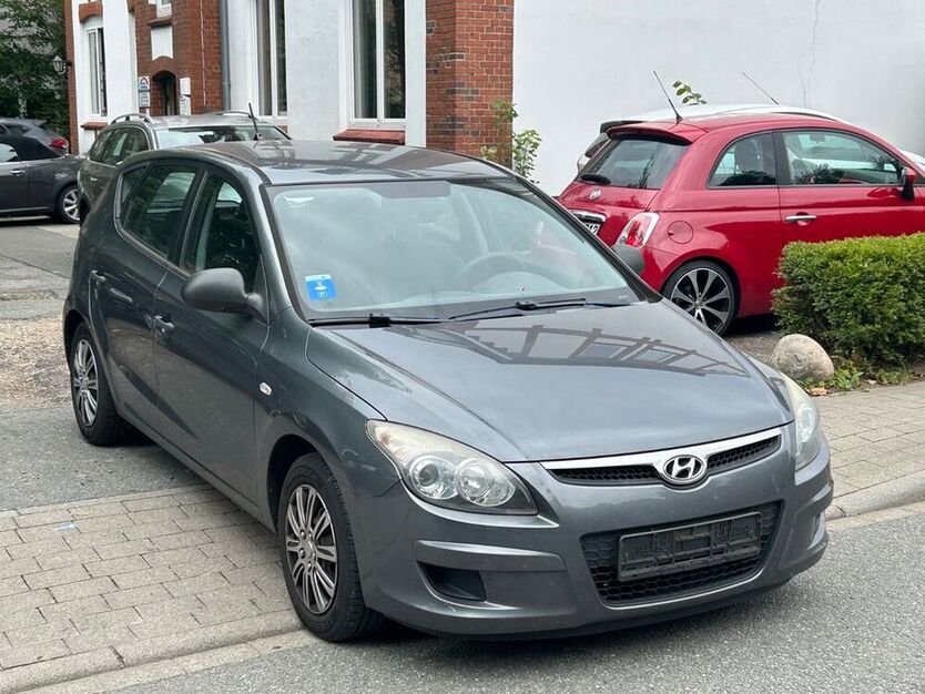 i30