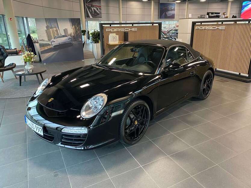 911